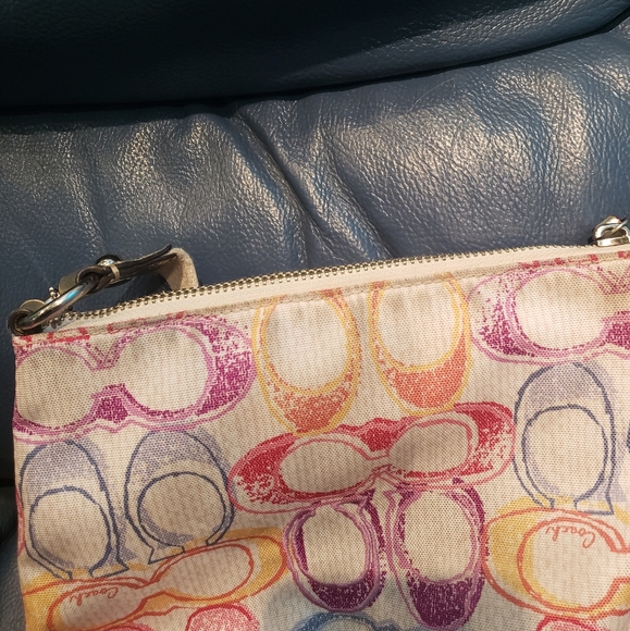 Coach Authenticate crossbody purse! - Picture 4 of 6